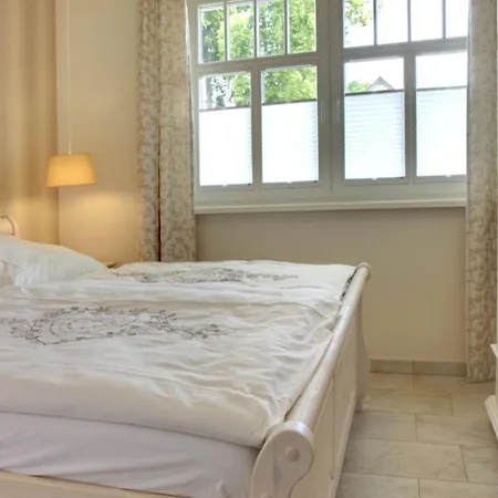 Holiday home Apfelrose Prerow